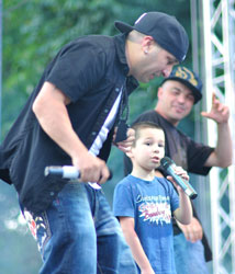 http://www.zachatie.org/drz2011/concert/misho1.jpg